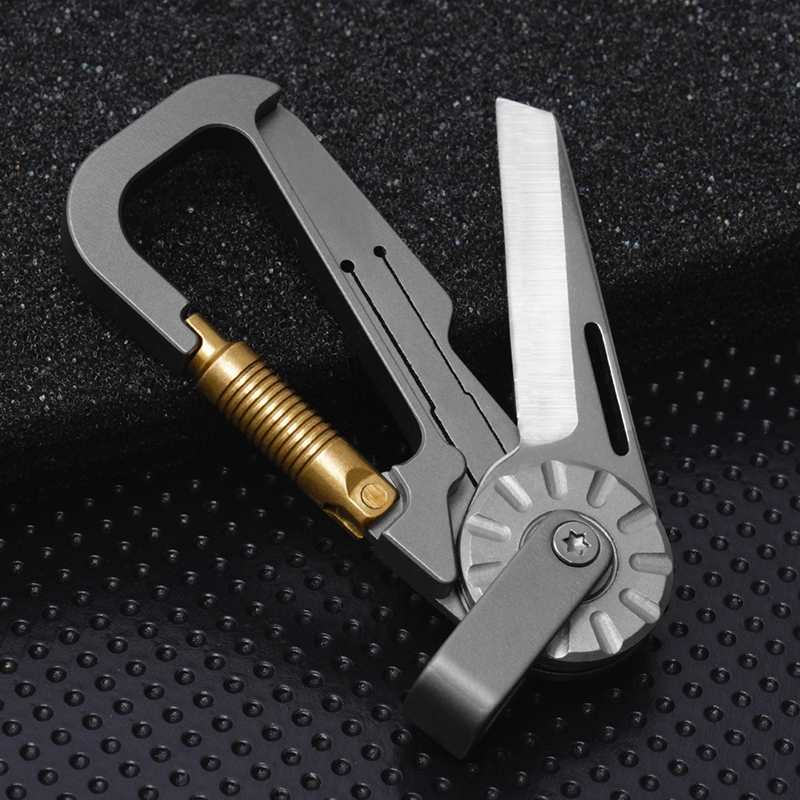 Edc Carry All - チタン合金 EDCキーホルダー 折りたたみナイフ付き - 車の鍵・アウトドアキャンプ用 多機能カラビナー